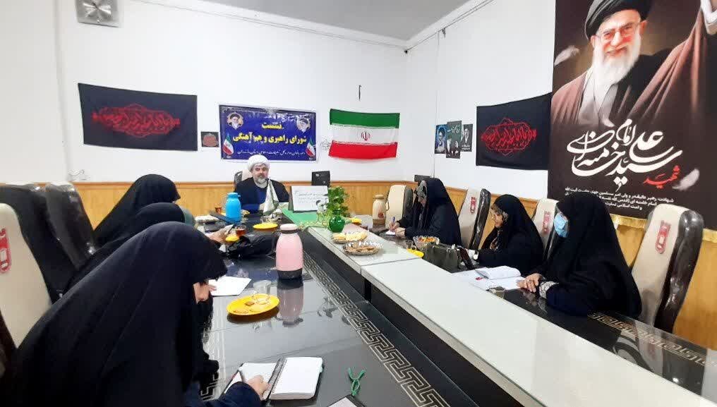 روایتگری پرده محرم را به جبهه ای عمومی تبدیل کنیم