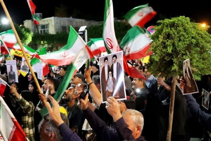 حضور پرشور کردکویی‌ها در اجتماع شبانه مردمی