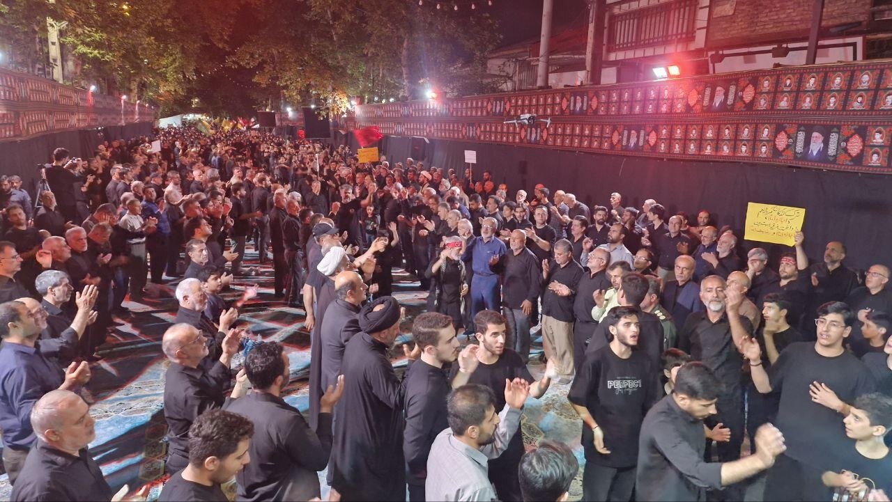 عزاداری شب های محرم در صد و دوازدهمین تجمع مردم لاهیجان