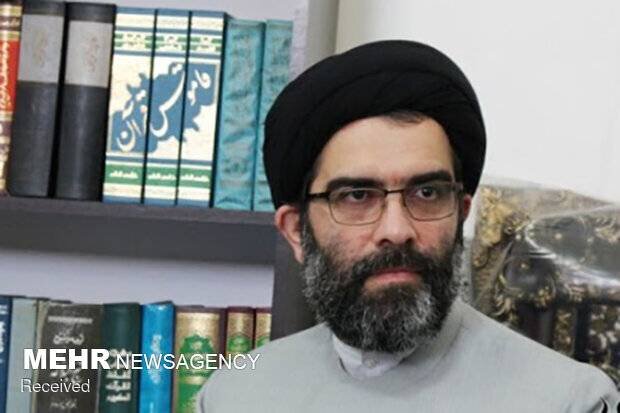 عاشورا معیار دائمی شناخت حق و باطل در همه زمان‌هاست