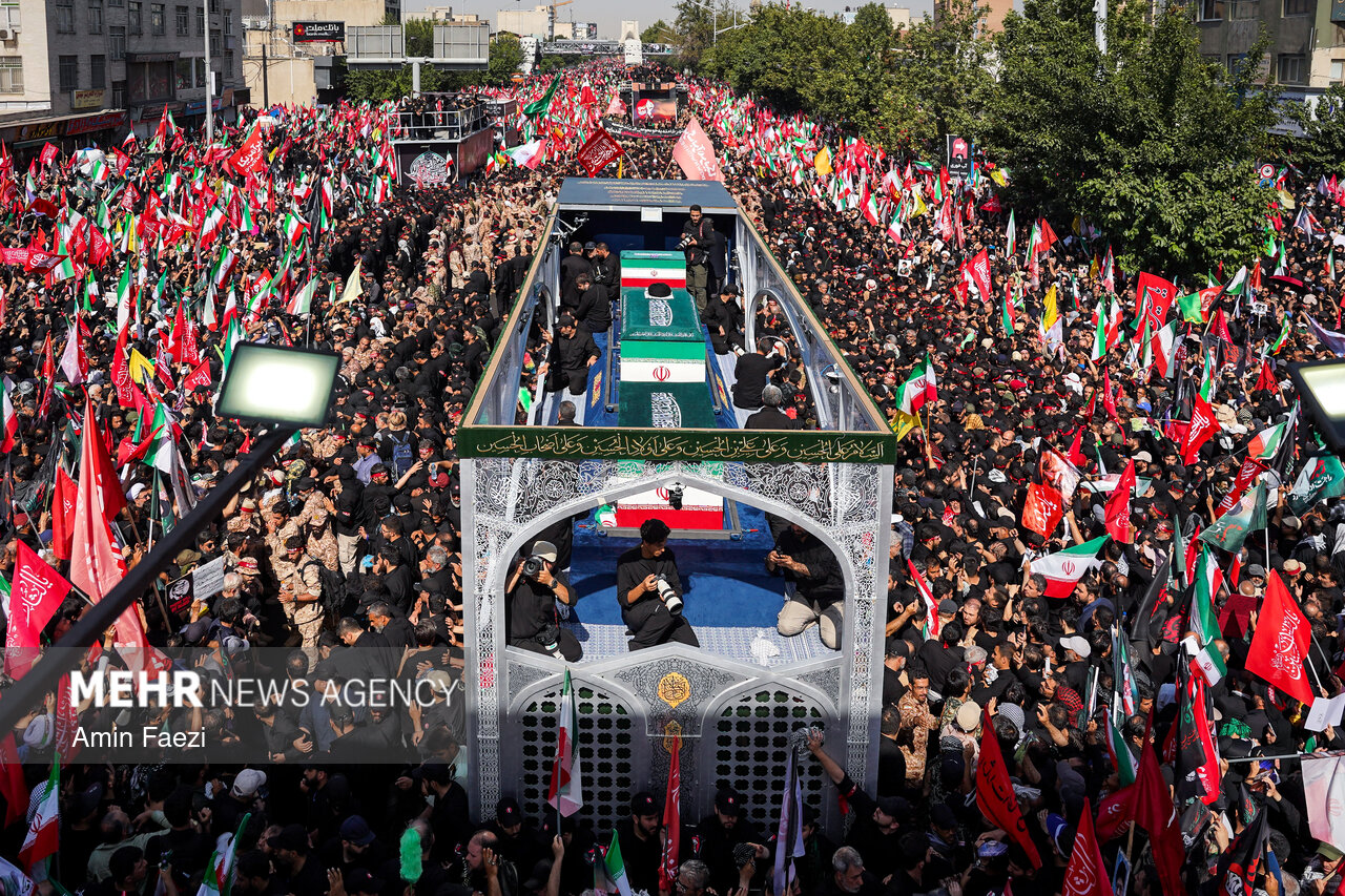 تشییع میلیونی رهبر شهید تجلی انسجام ملی و اقتدار جمهوری اسلامی بود.