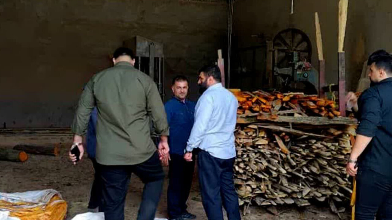 2 خریدار چوب قاچاق در آمل بازداشت شدند