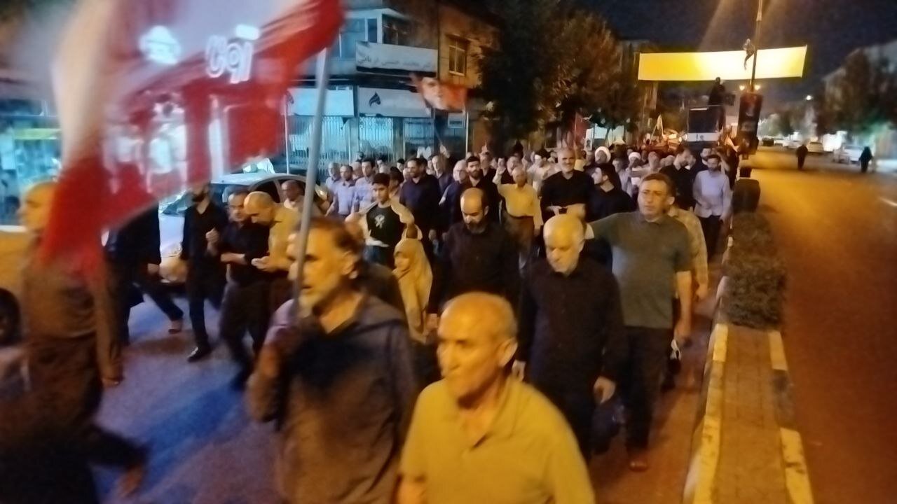 گزارش میدانی خبرنگار مهر از حضور مردم آستانه در  اجتماع شبانه