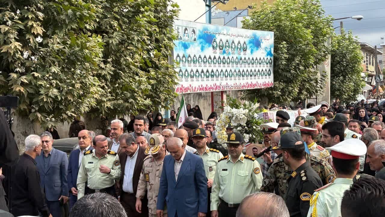 مراسم تشییع پیکر شهید «سینا سیاه‌نژاد» در صومعه سرا