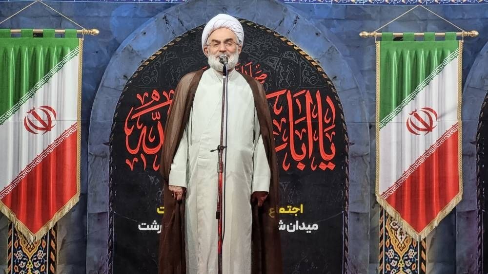 آیت الله فلاحتی: حضور مردم در خیابان خاری در چشم دشمنان است