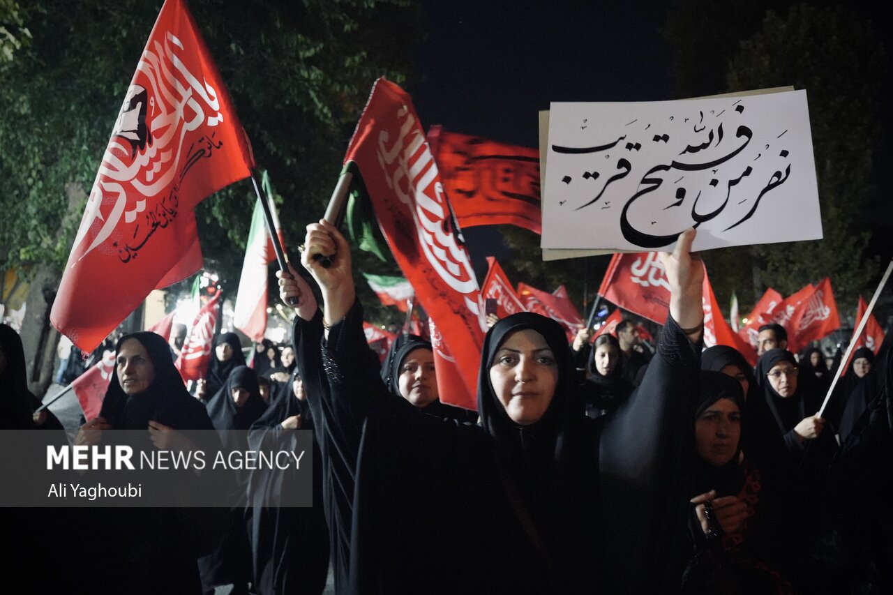 تجمع شبانه رشتی ها به یاد 168 شهید دانش آموز میناب