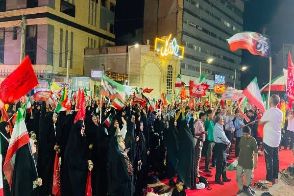 گالیکش صحنه حضور شبانه مردم در دفاع از آرمان‌های انقلاب شد