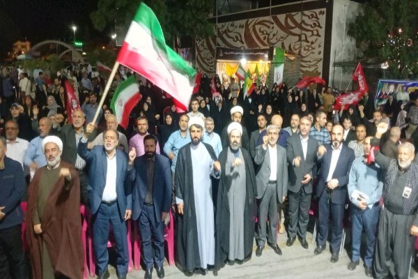 حضور مردم رامیان در تجمع شبانه؛ تجدید میثاق با آرمان‌های انقلاب