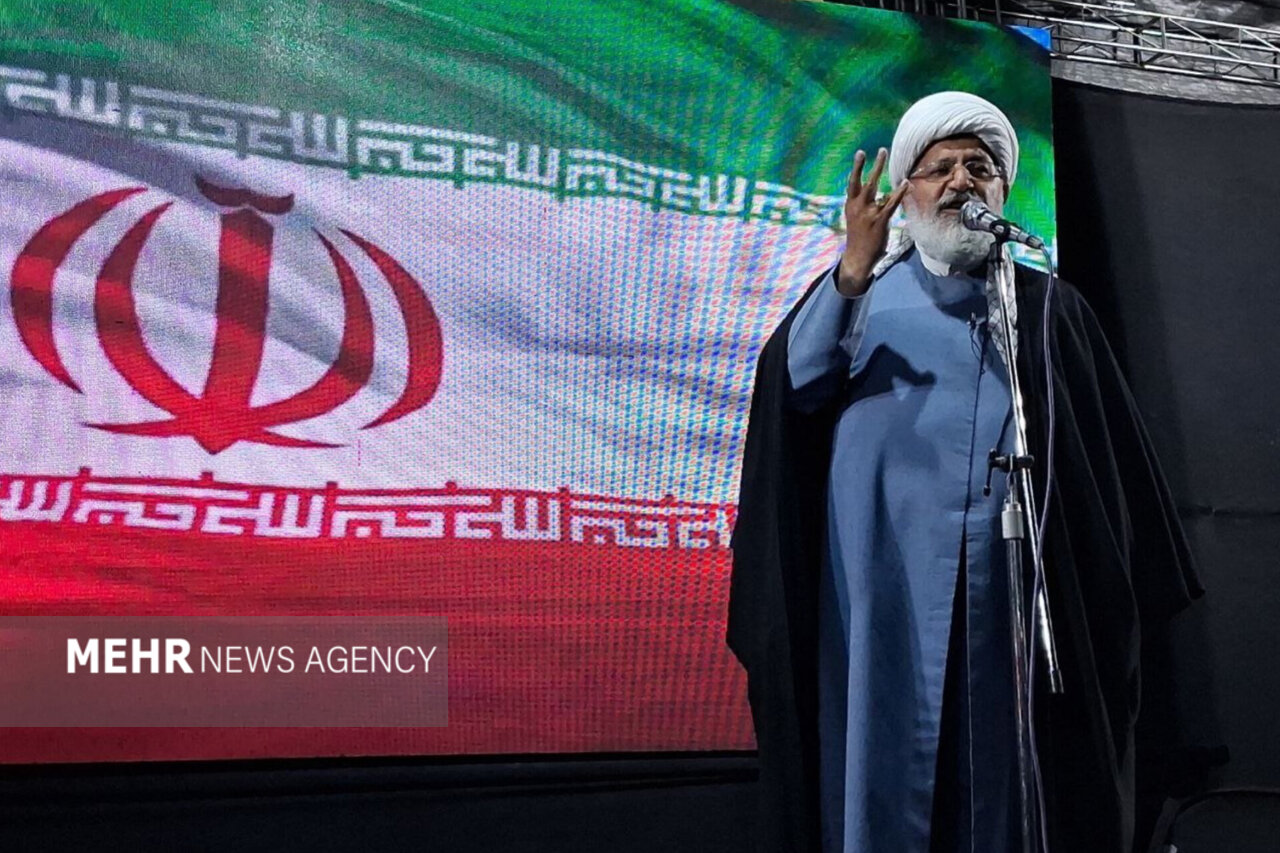 رئیس عقیدتی سیاسی فراجا: ملت ایران زیر بار تهدید و تحریم نمی‌رود