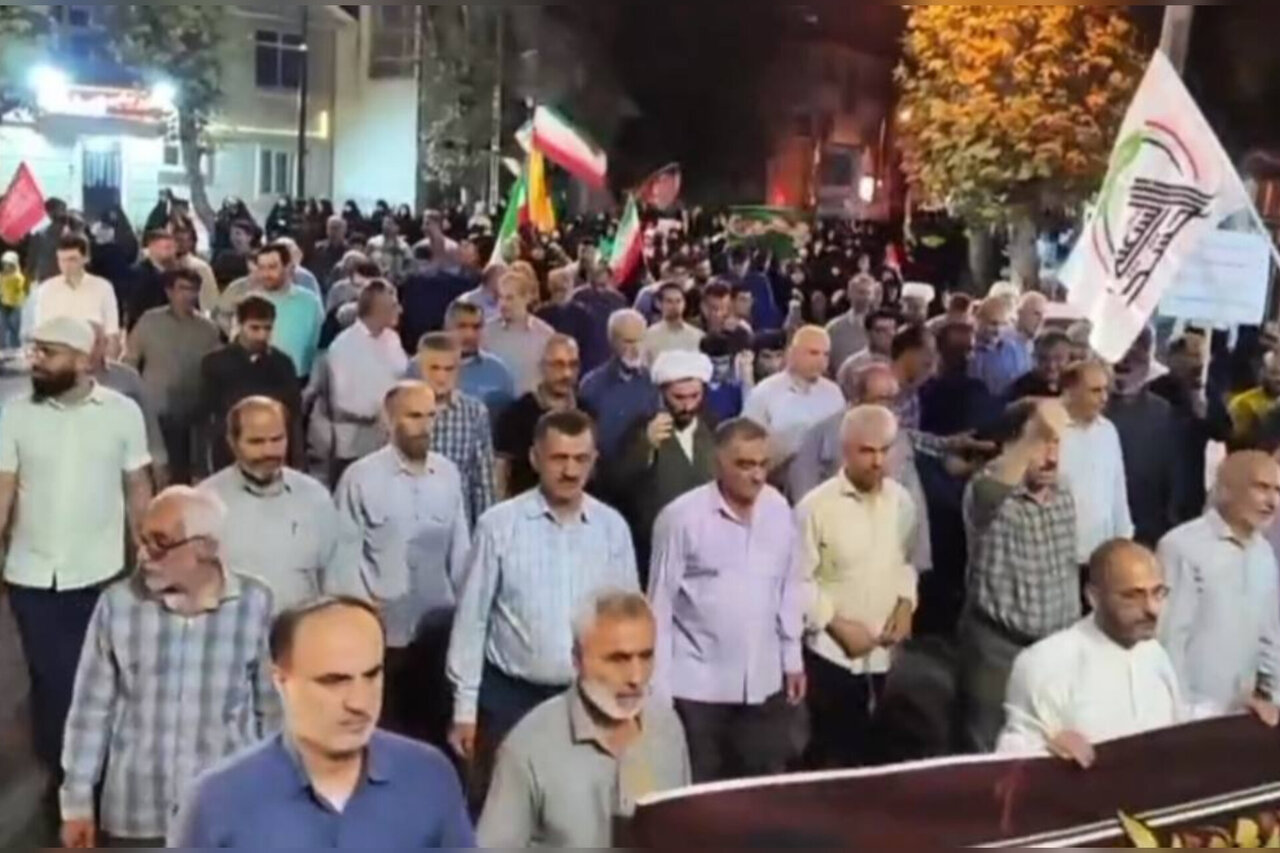 گرگانی‌ها بار دیگر پای کار آمدند؛ تجمع شبانه در حمایت از رهبری