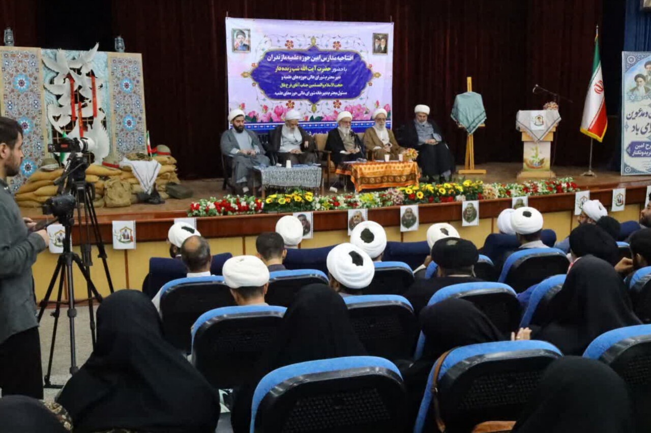 مدارس سنگر اصلی تربیت نسل آینده هستند
