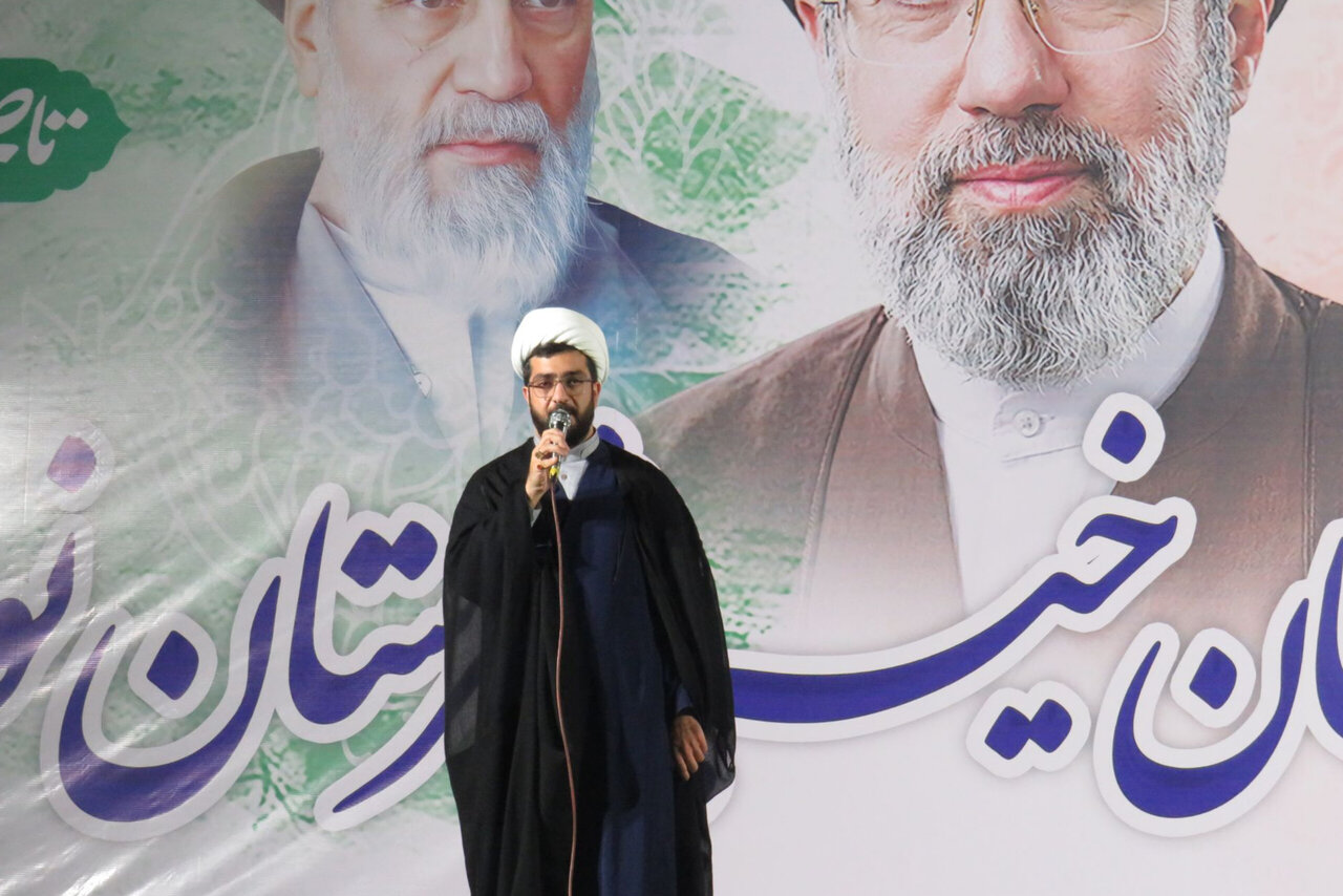 سنگر خیابان را ترک نمی کنیم؛ تقویت وحدت در جامعه