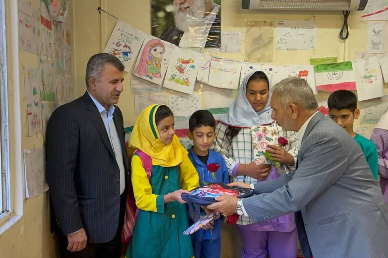 7 دانش‌آموز عشایری تالش سال تحصیلی را با یاد معلم فداکار آغاز کردند