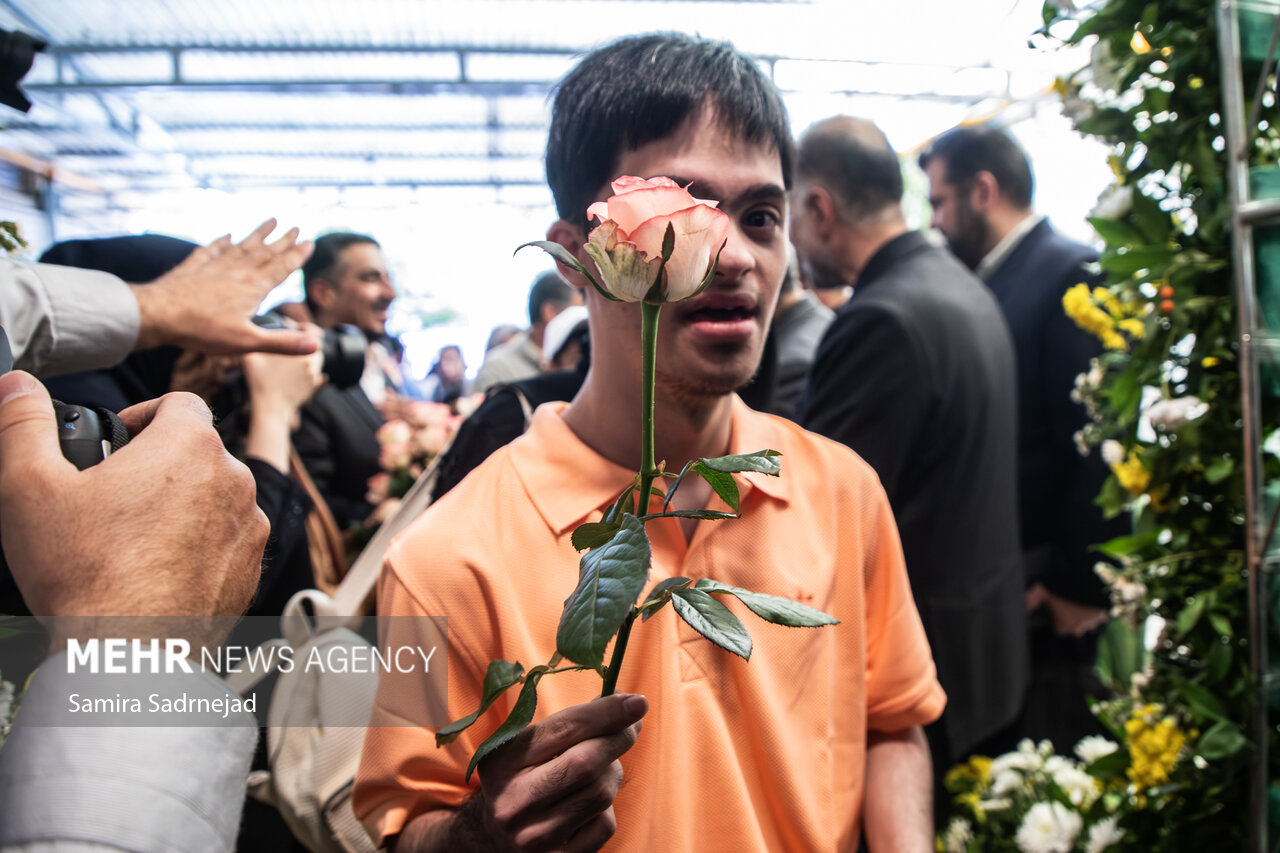 جشن شکوفه‌ها در مدارس گنبدکاووس برگزار شد