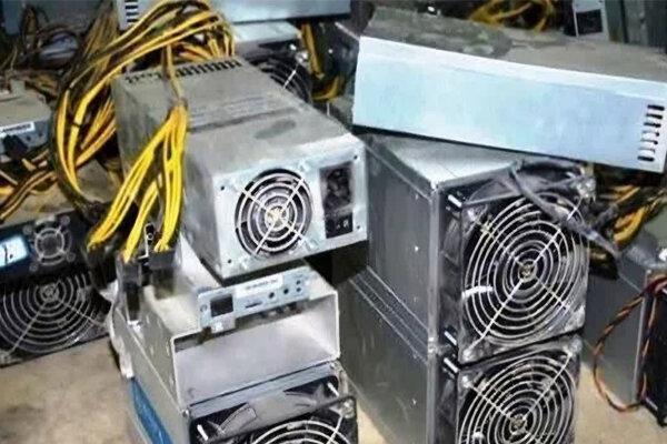 11 دستگاه استخراج غیرمجاز رمزارز در آمل توقیف شد