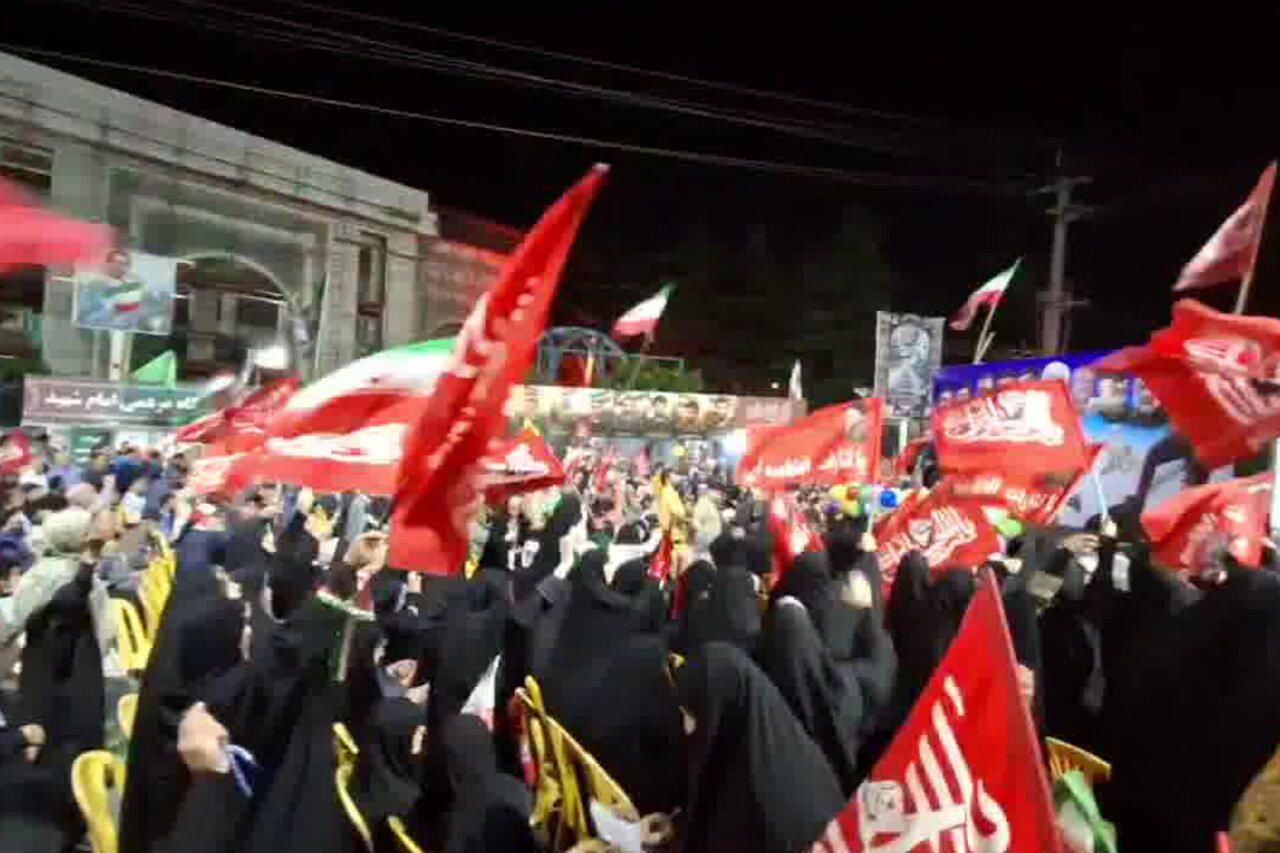 حضور پرشور خانواده های چالوسی همراه کودکان در شب 223