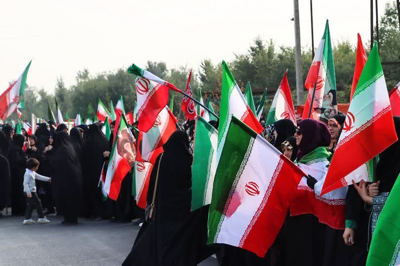 مردم جانفدای رشت با مهر از اتحاد مقدس می گویند