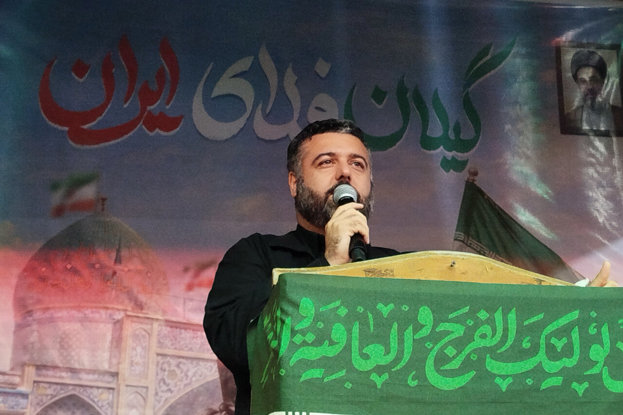 نیازمند: انقلاب اسلامی با مجاهدت شهدا به ثمر رسیده است