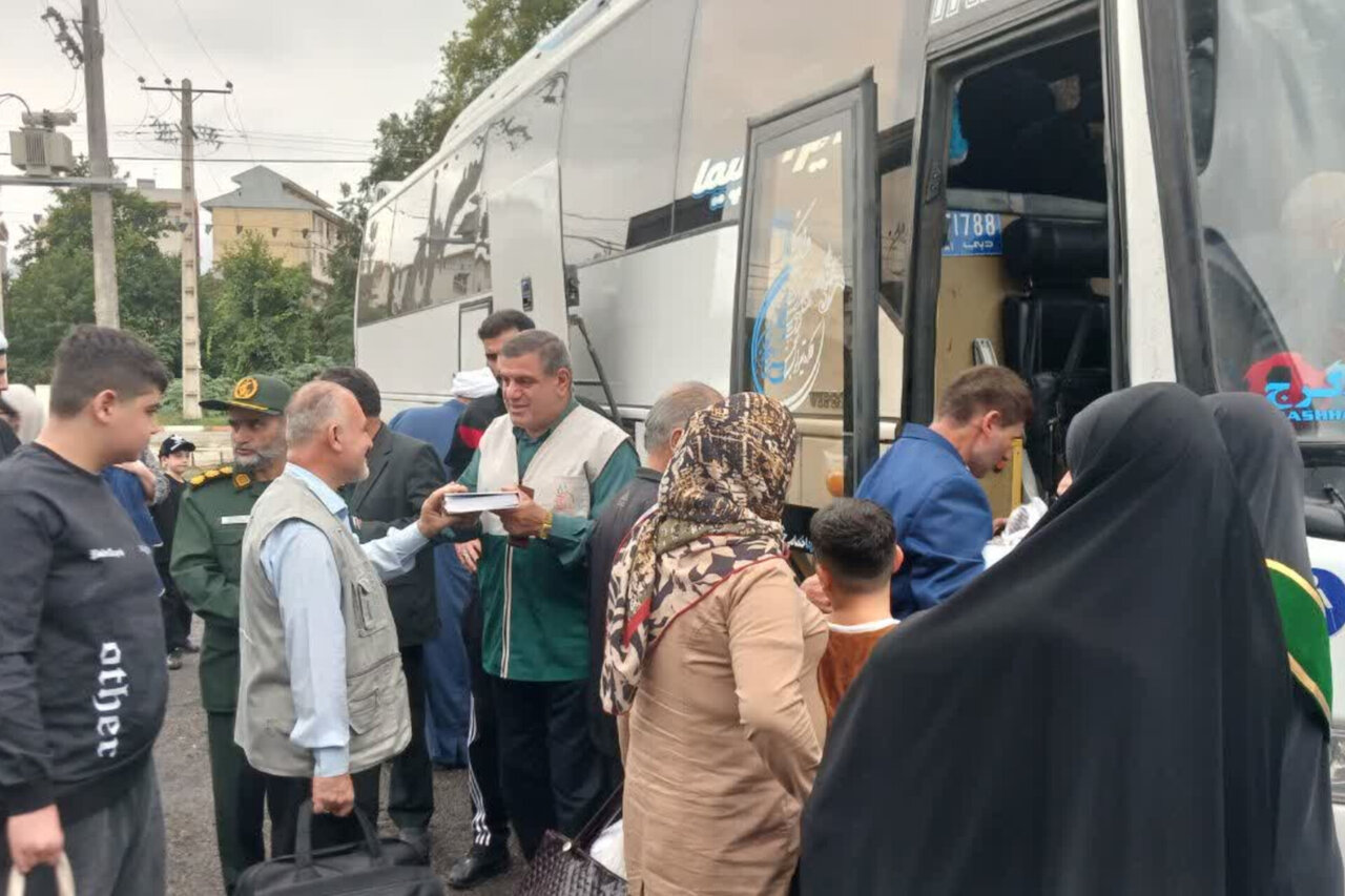 اعزام 44 زائر اولی فومن به مشهد مقدس در قالب طرح مهر درخشان رضوی